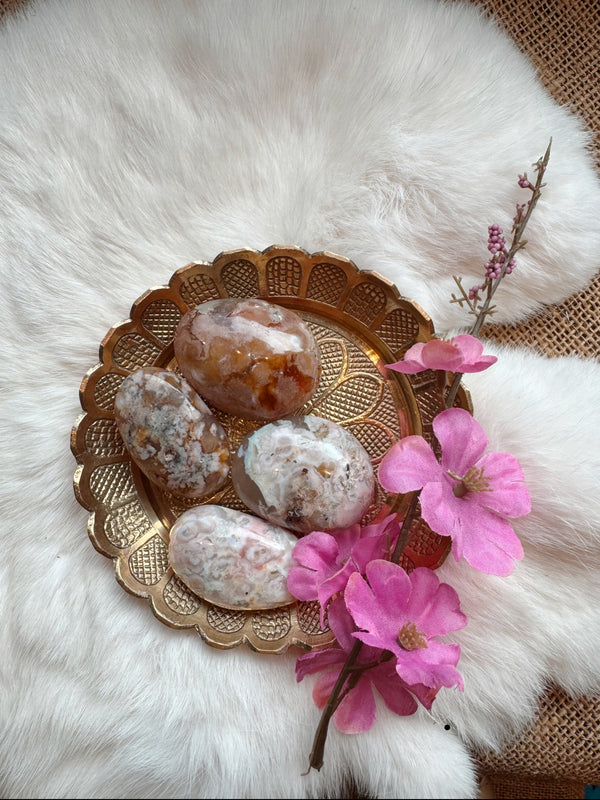 Flower Agate Palm Stone